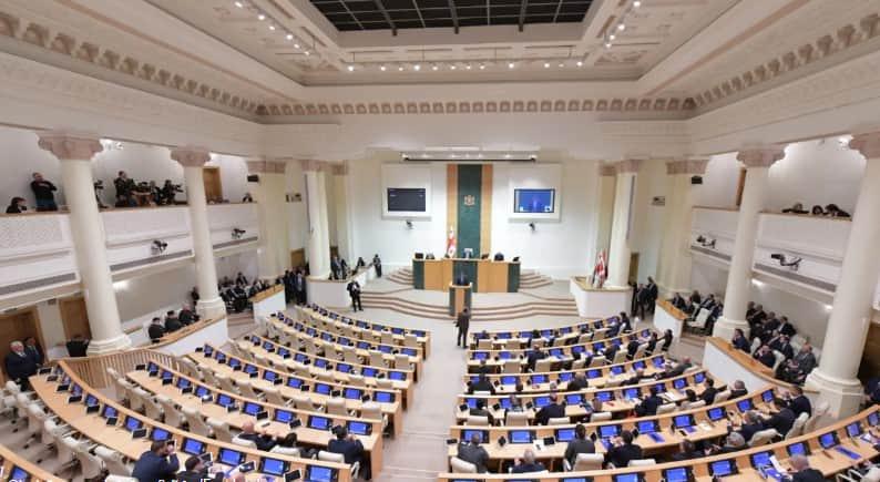 Парламент Грузії, що не має опозиційних сил, на першому етапі затвердив нові закони, спрямовані на посилення репресій.