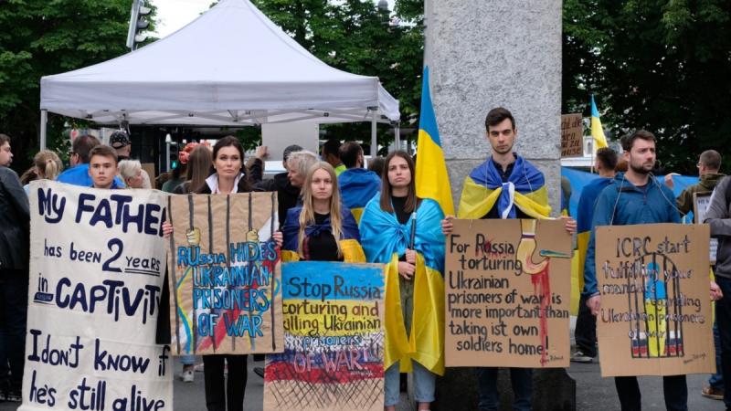 Amnesty International повідомляє, що Росія навмисно тримає українських громадян в ув'язненні, позбавляючи їх можливості спілкуватися із зовнішнім світом.