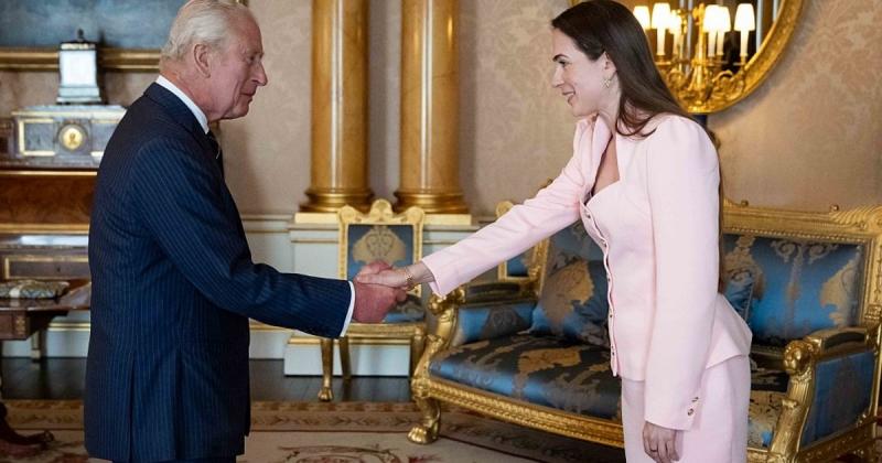 Чарльз III провів зустріч з українською активісткою за права людини у Букінгемському палаці - IVONA.UA