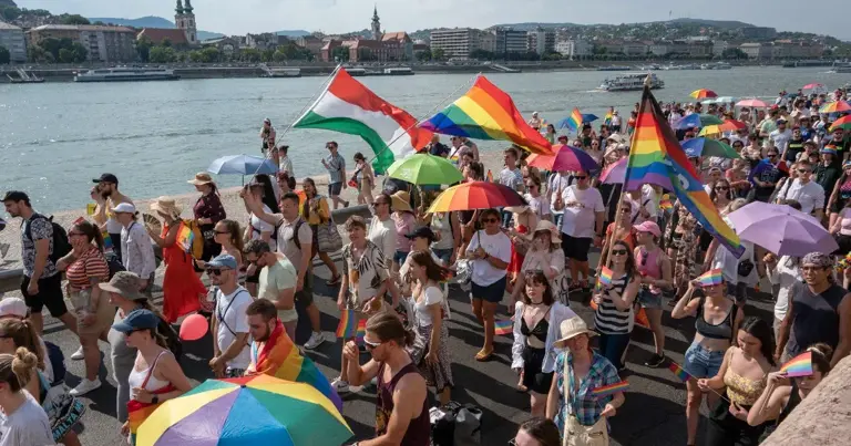 У Будапешті втретє скасували ЛГБТ-мітинги, посилаючись на турботу про дітей.