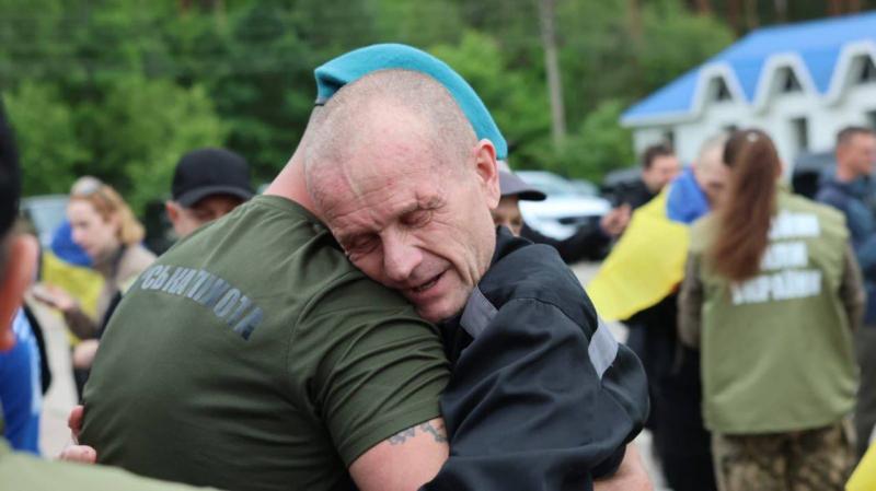 Обмін військовими: додому повернулися поранені та тяжкохворі солдати - Деталі | Експрес онлайн
