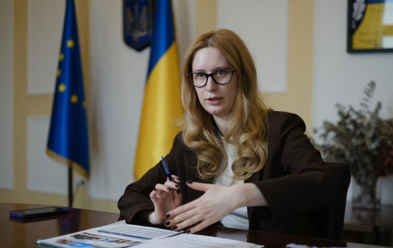 Роксолана Підласа: Нам потрібно вмовити наших партнерів надати фінансування для виплати зарплат військовослужбовцям.