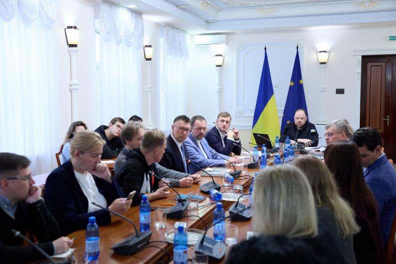 У парламенті відбулися дискусії стосовно рекомендацій медіаюристів щодо внесення змін до законопроєктів №14056 та №14057.
