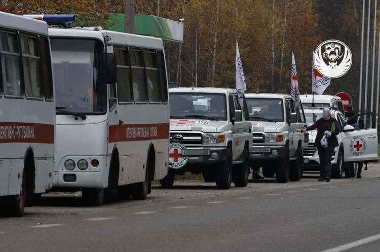В Україну доставили тіла тисячі загиблих військових.