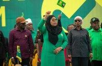 Президентка Танзанії Хассан офіційно вступила в новий термін, склавши присягу. Водночас опозиційні сили повідомили про численні випадки загибелі під час протестів, число яких налічує сотні жертв.