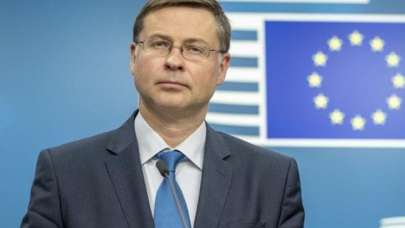 Єврокомісар Домбровскіс заявив, що репараційна позика не є загрозою для Центрального банку РФ і забезпечує надійні захисні механізми для держав-членів ЄС.