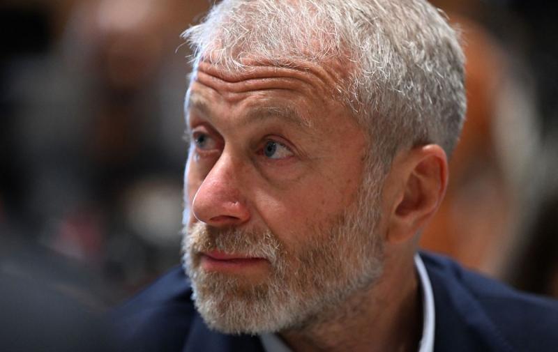 Абрамович звернувся до суду, щоб оскаржити арешт коштів, призначених для виплати Україні: нові деталі справи.