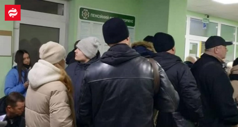 Омбудсман Лубінець повідомив, що тисячі внутрішньо переміщених осіб залишилися без пенсійних виплат. На це відреагував міністр соціальної політики.