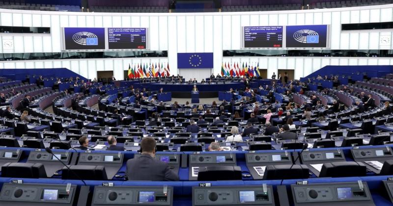 Європейський парламент висловив звинувачення на адресу Росії у торгівлі людьми, вказуючи на вербування осіб для участі у військових діях проти України.