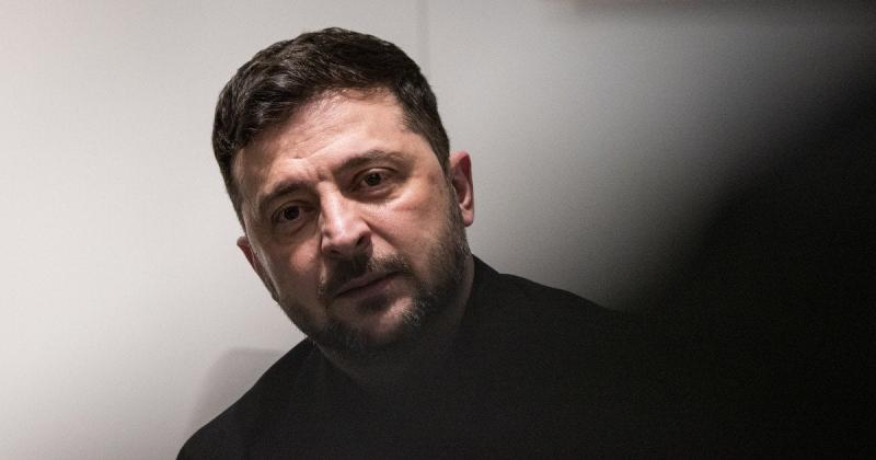 Зеленський виступив з альтернативною пропозицією для депутатів: або виконувати свої обов'язки у Верховній Раді, або вирушати на передову.