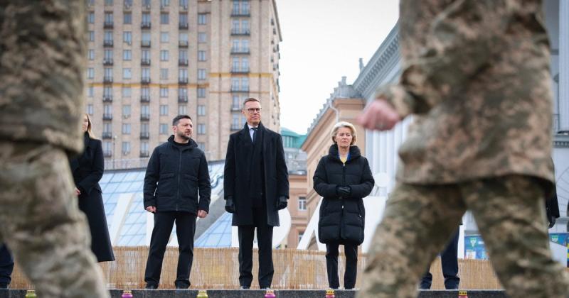 Які перспективи України щодо приєднання до Європейського Союзу, а також які фактори гальмують її європейське майбутнє?