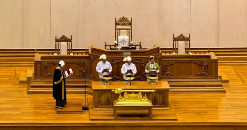 Влада М'янми ухвалила рішення замінити смертну кару на довічне ув'язнення для політичних в'язнів.