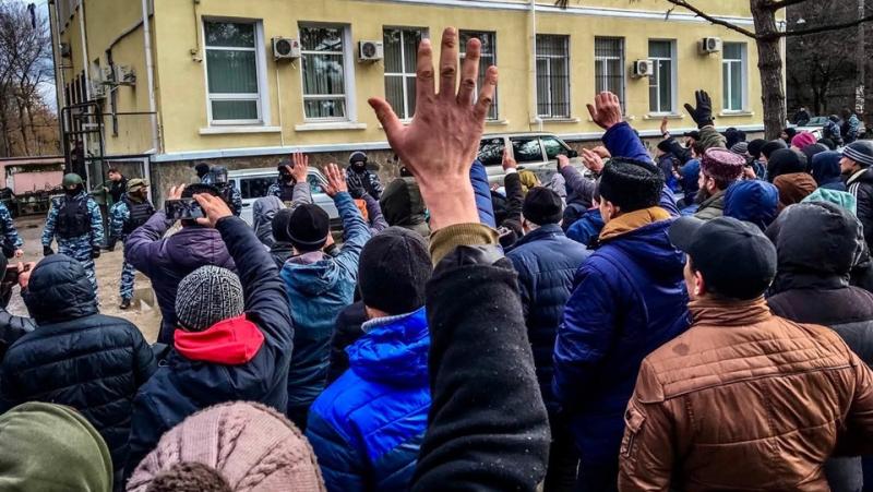 Кримська солідарність зупиняє свою роботу внаслідок тиску з боку загарбників.