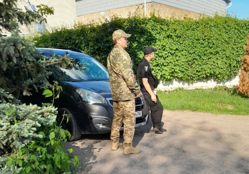 ТЦК безпідставно тримав чоловіка з інвалідністю та туберкульозом, незважаючи на надану відстрочку, заявив Лубінець.