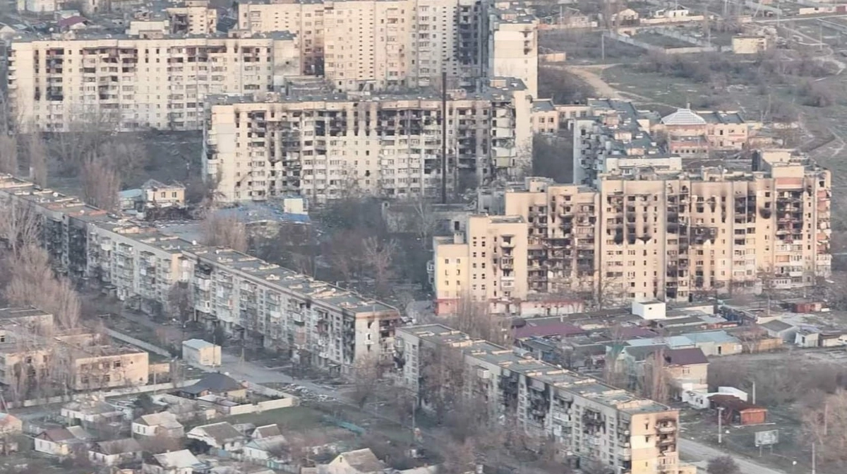 Лубінець повідомляє: Росія не надає згоди на евакуацію з Олешок, тож люди змушені йти пішки через заміновані території.