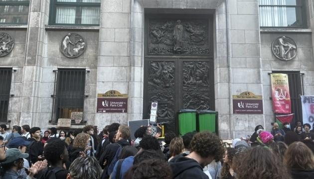 В Організації Об'єднаних Націй закликали до обережності у використанні сили під час протестів учнів у Франції, підкреслюючи важливість пропорційності в таких ситуаціях.