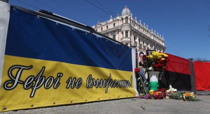 Трьох осіб, що мають зв'язки з Росією, будуть судити за спробу утворення 